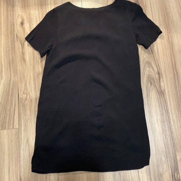 Aritzia Wilfred Free Teigen shift dress - Picture 4 of 12